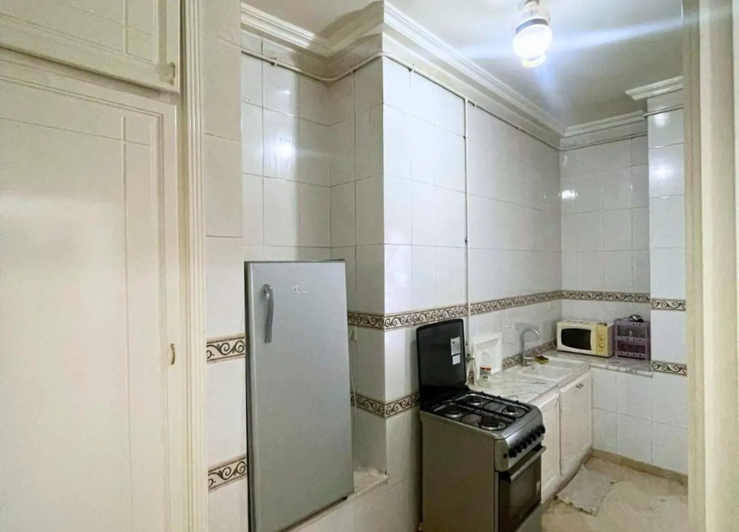 Apartment Studio Meuble Avec Wi-Fi, Rez-De-Chaussee Centre Ennasr, Rue Hedi Nouira Ariana